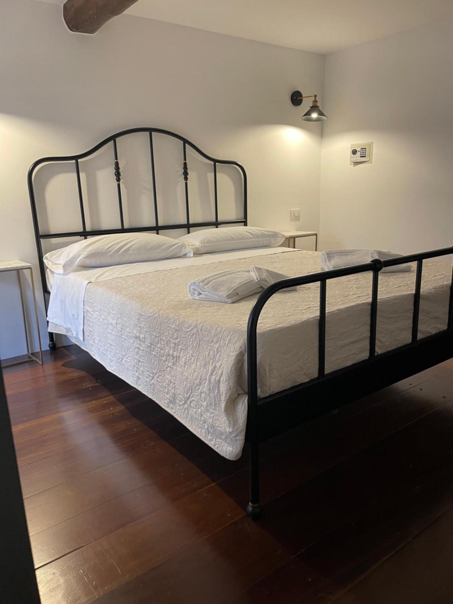 B&B Faraglione Lipari  Buitenkant foto